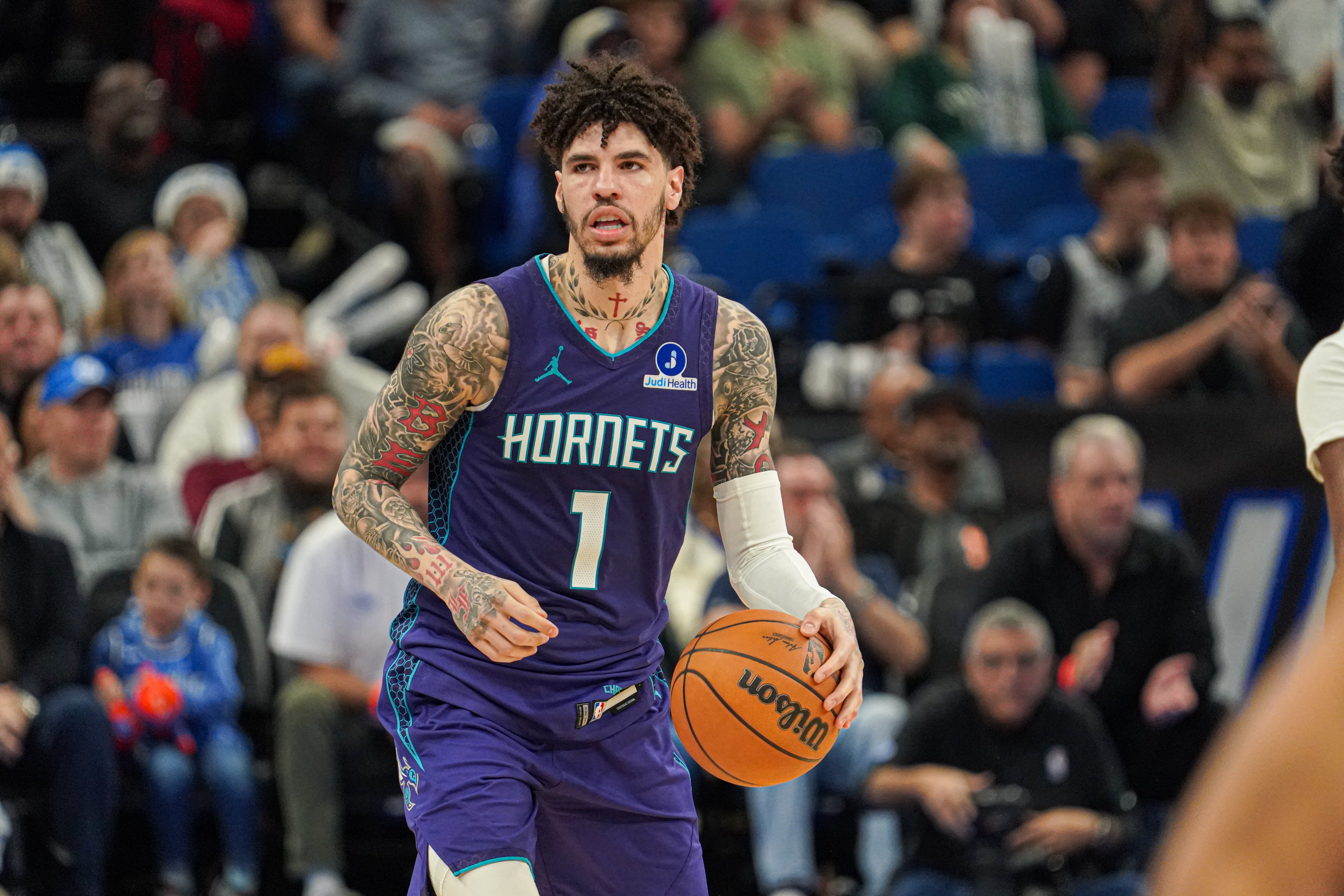 九游娱乐赞助不莱梅-这个谁要？拉梅洛·鲍尔15投仅1中拿到2分7助 三分10中0