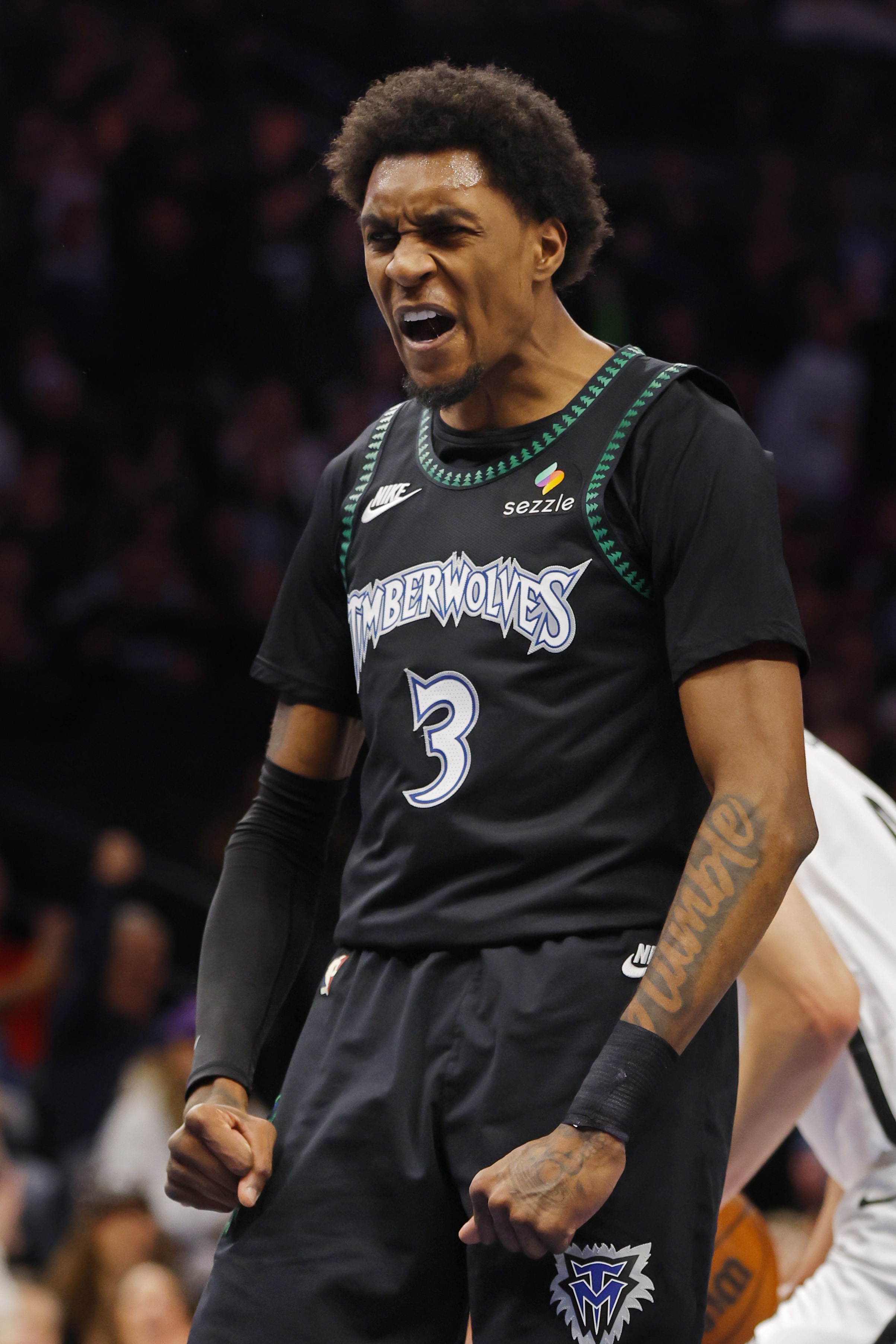 九游娱乐赞助不莱梅-填满数据栏！麦克丹尼尔斯16投7中&amp;罚球2中2得18分6板6助1断1帽